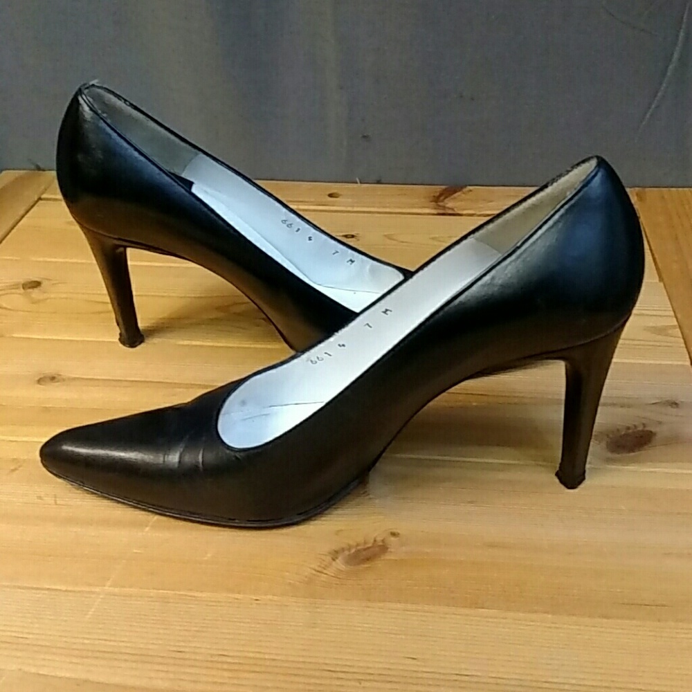 Charles Jourdan Pumps